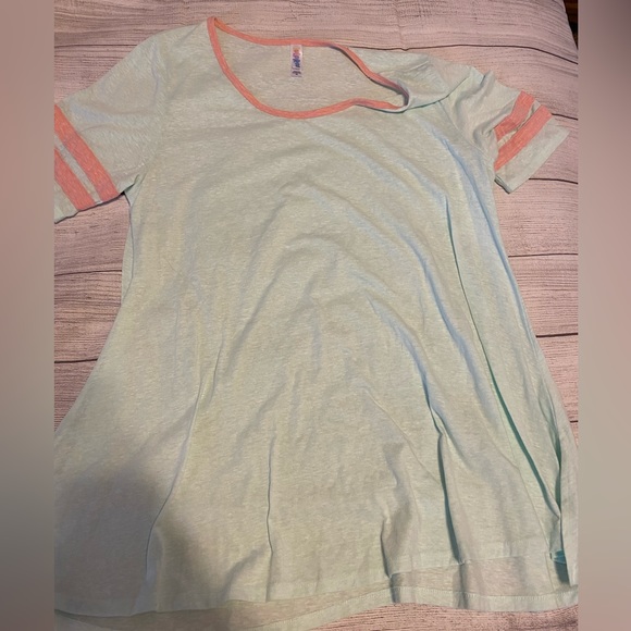 LuLaRoe Tops - 🌼Lularoe XL